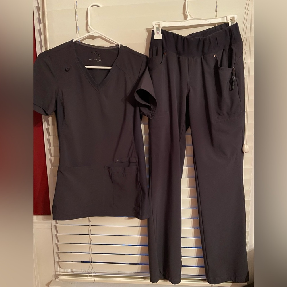 Cherokee Flex Scrub Set